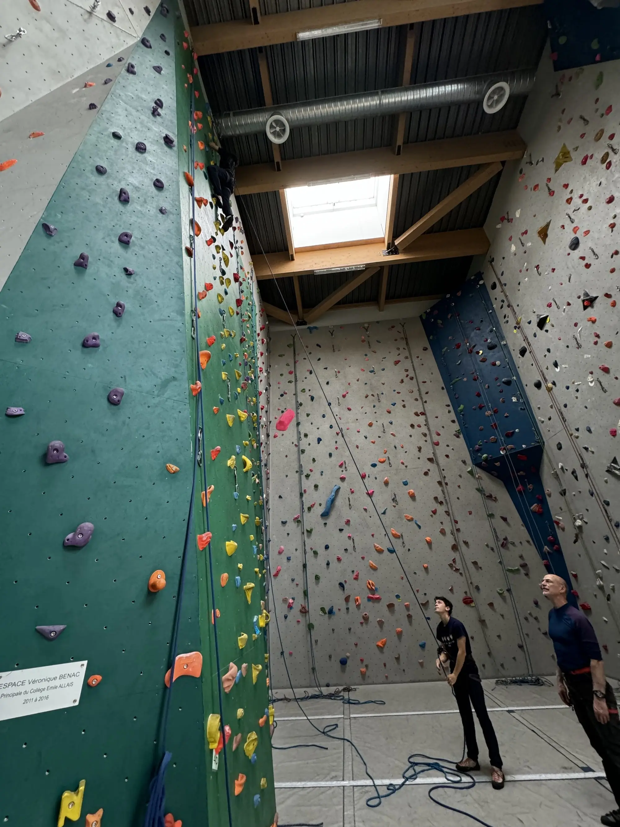Le grand mur d'escalade couvert du Palais de Megève