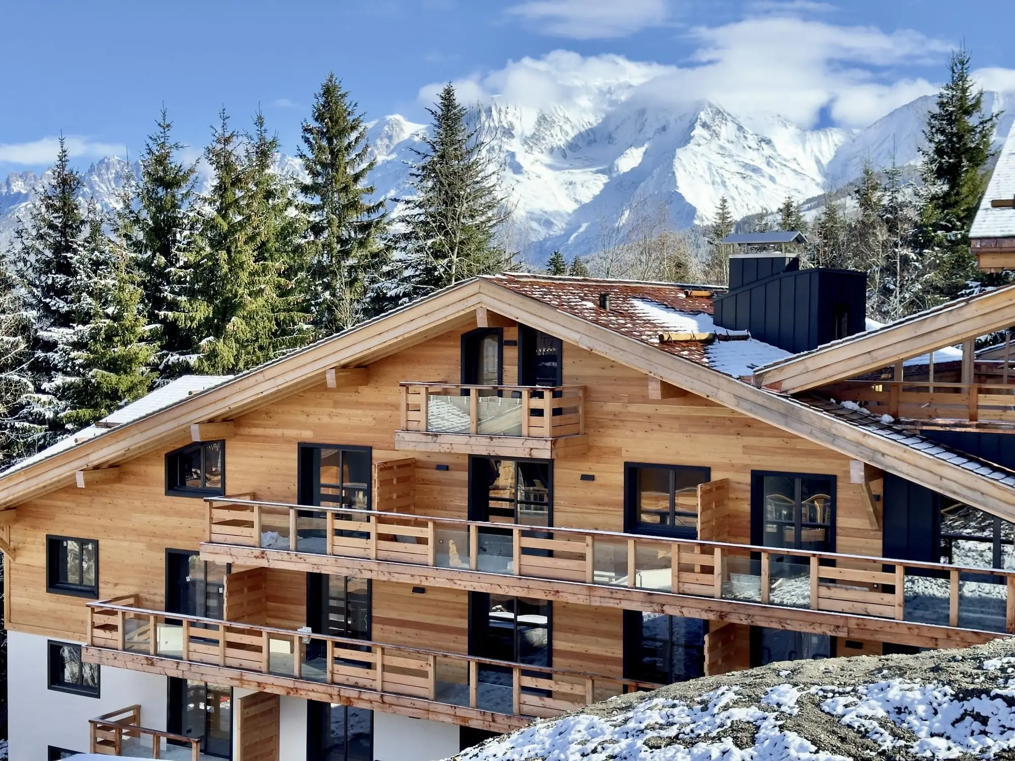 La remise des clés, sous la neige.